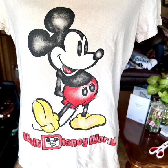 Woman’s Walt Disney World Micky Mouse tee shirt - Picture 8 of 16